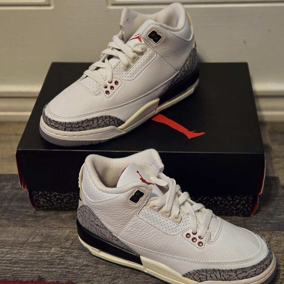 julia jordan Shoes - Brand New Jordan 3s